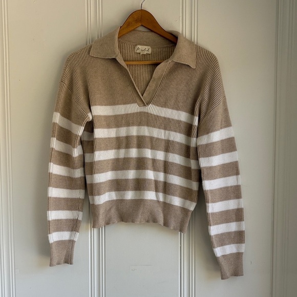 Marled Tan and White Striped V-Neck Collared Sweater - Picture 1 of 4